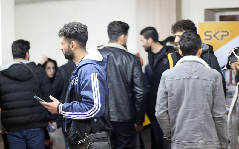 برگزاری همایش مالتی پلکس SKP در اراک 38 همایش آموزش سیستم مالتی پلکس SKP 1