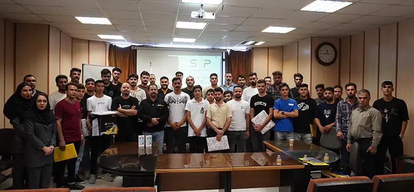 عکس دسته جمعی همایش آموزشی پارامترخوانی ECU و کار با دستگاه دیاگ در دانشگاه صنعتی امیرکبیر
