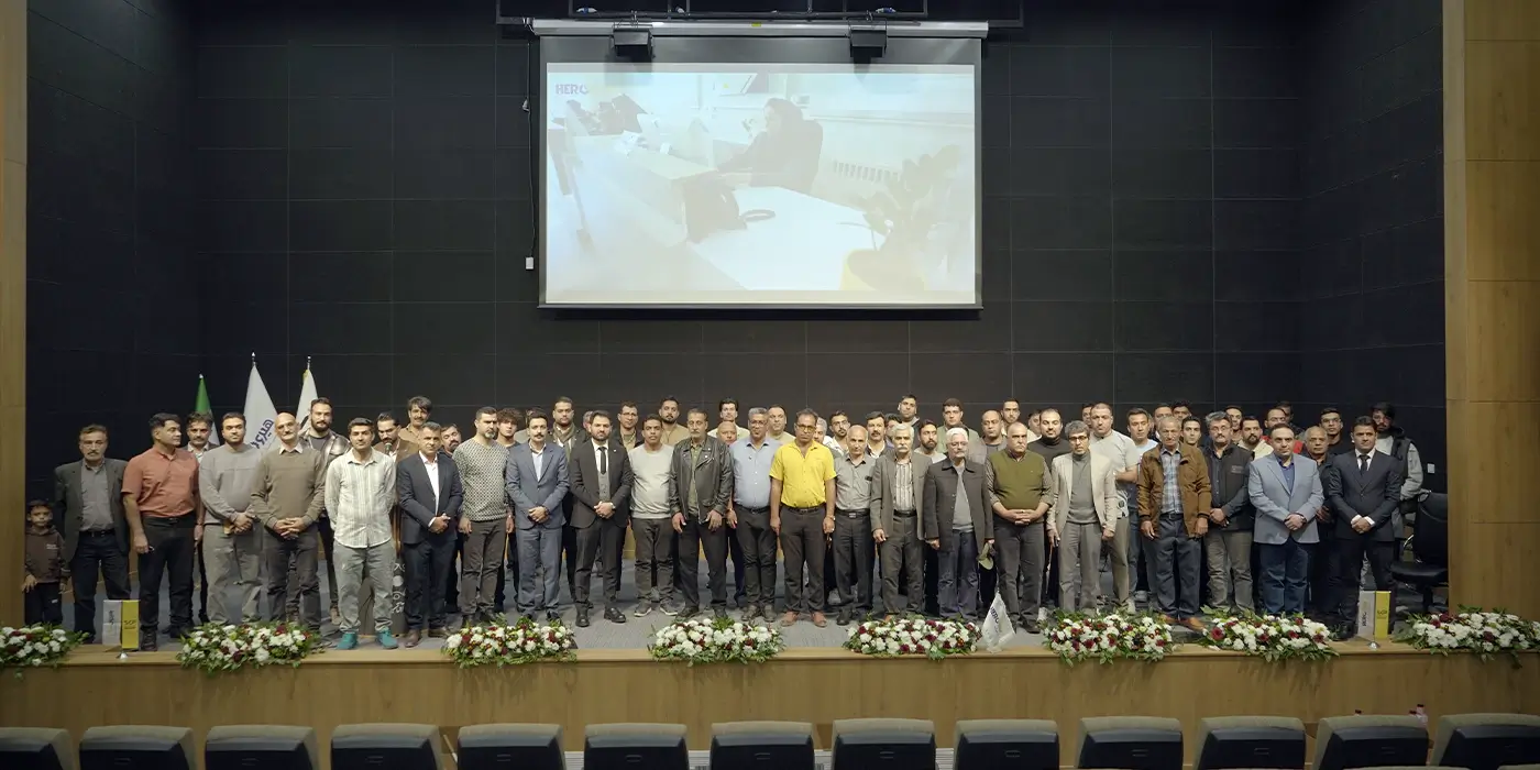 گردهمایی بزرگ فعالان خودرو در کرمان؛ از معرفی قطعات SKP تا آموزش پارامترخوانی ایسیو 2 حضور فروشندگان لوازم یدکی استان کرمان در همایش SKP در استان کرمان